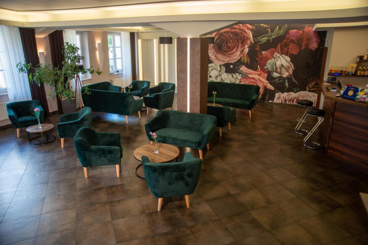 Centrum Restauracyjno-Hotelowe Florres Pawlowiczki Exterior photo