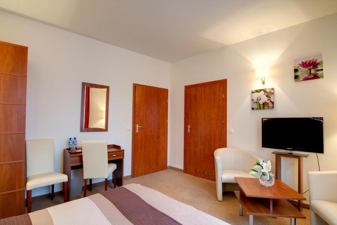 Centrum Restauracyjno-Hotelowe Florres Pawlowiczki Room photo